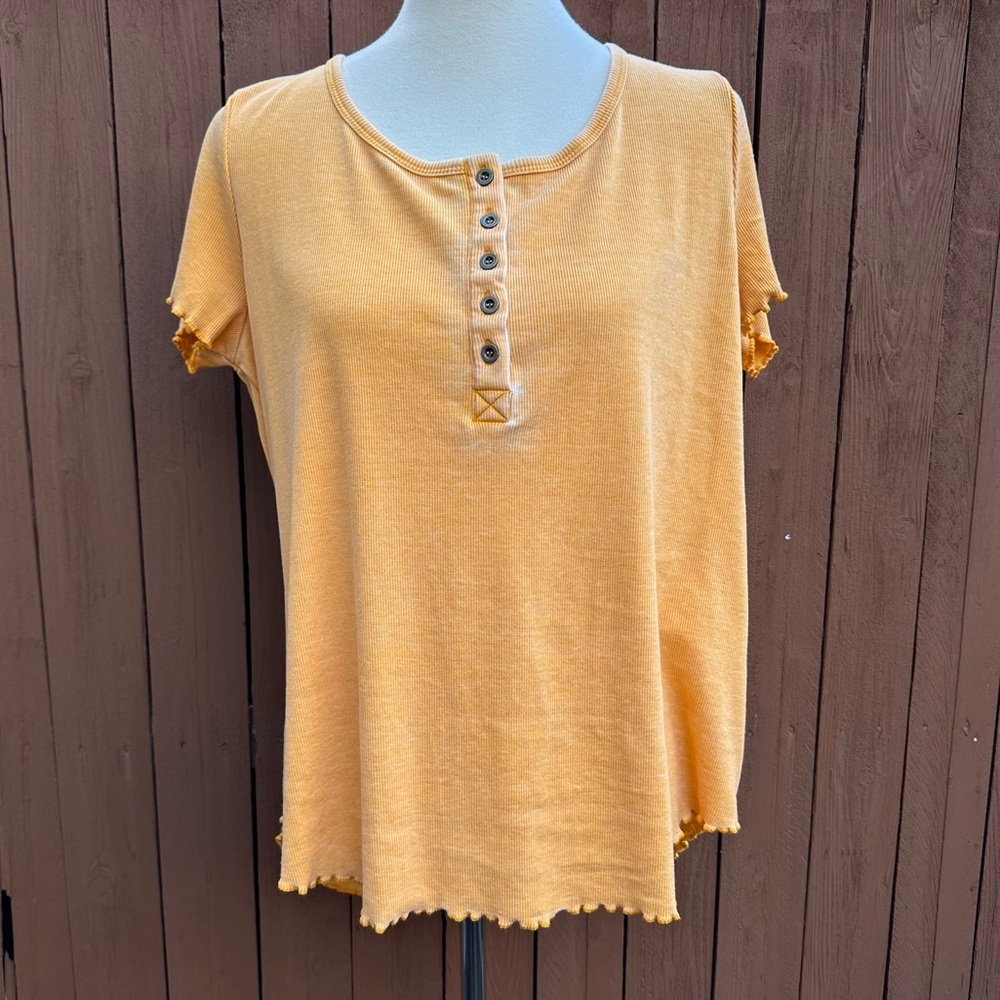 Jane and Delancey | NWT Size Medium Yellow/Orange Button Down Short Sleeve Tee
